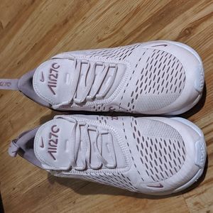 Women's Nike Air Max 270 size 10